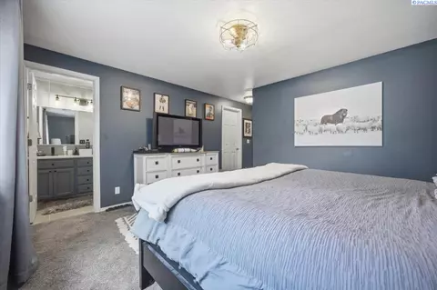 Bedroom - 5004 Arthur Ln, Pasco, WA 99301 photo 6 of 7