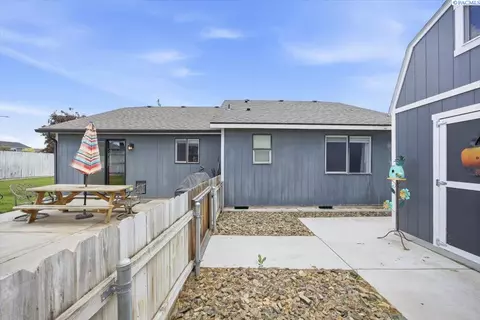Exterior - 5004 Arthur Ln, Pasco, WA 99301 photo 7 of 9