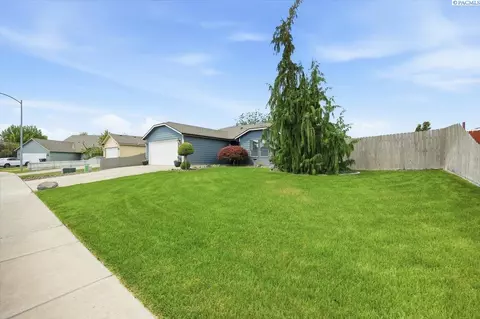 Exterior - 5004 Arthur Ln, Pasco, WA 99301 photo 3 of 9