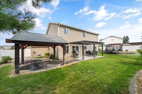 Exterior - 4015 Twilight Ct, Pasco, WA 99301 photo 7 of 11