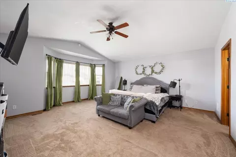 Bedroom - 4015 Twilight Ct, Pasco, WA 99301 photo 5 of 7