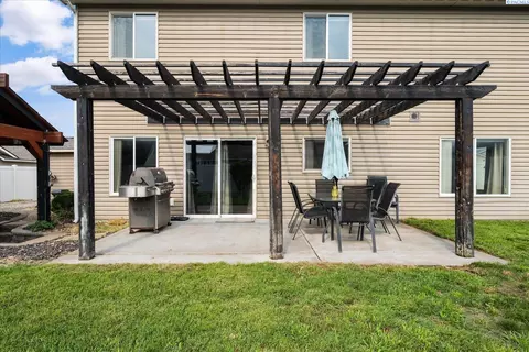 Exterior - 4015 Twilight Ct, Pasco, WA 99301 photo 9 of 11