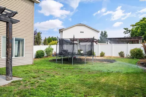 Exterior - 4015 Twilight Ct, Pasco, WA 99301 photo 10 of 11