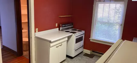 Kitchen - 468-470 NE Maiden Ln, Pullman, WA 99163 photo 8 of 9