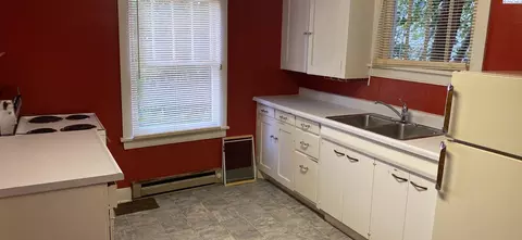 Kitchen - 468-470 NE Maiden Ln, Pullman, WA 99163 photo 7 of 9