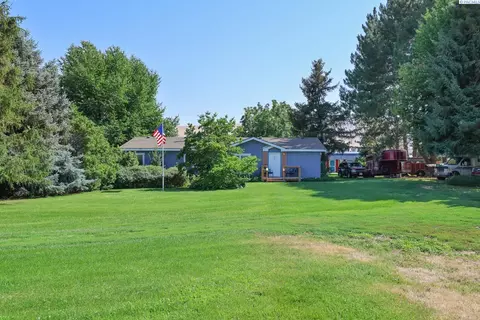 86503 W Old Inland Empire Hwy, Prosser, WA 99350