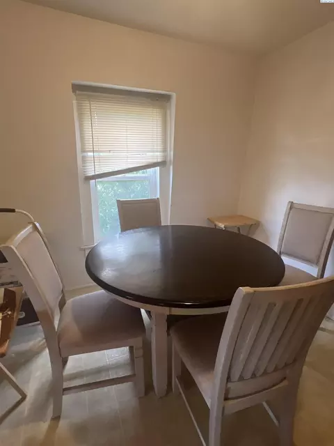 Dining - 200 E 3rd St, Grandview, WA 98930 photo 1 of 1