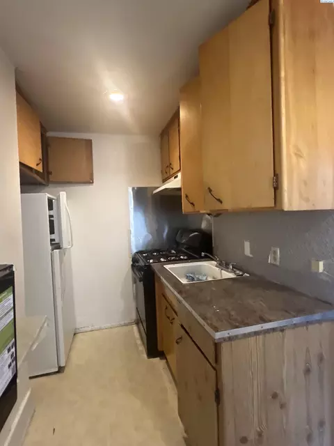 Kitchen - 200 E 3rd St, Grandview, WA 98930 photo 3 of 3