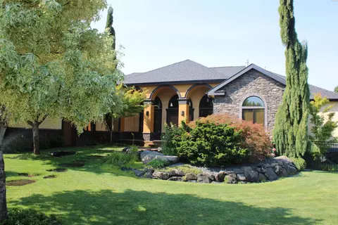 922 W Allenwhite Dr, Richland, WA 99352