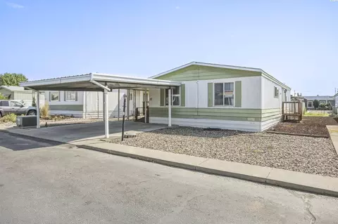 325 S 5th St #37, Sunnyside, WA 98944
