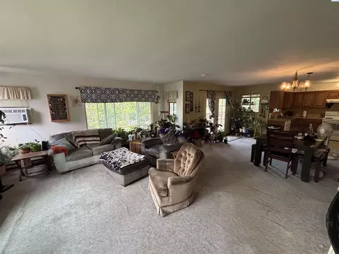 Living - 292 NW Sunrise Dr, Pullman, WA 99163 photo 2 of 2