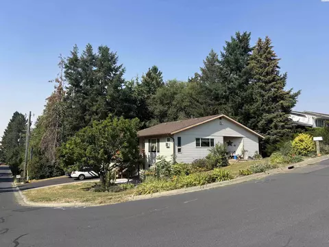 Exterior - 292 NW Sunrise Dr, Pullman, WA 99163 photo 1 of 9