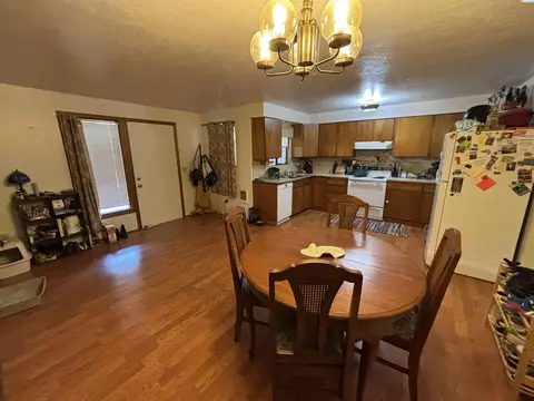 Dining - 292 NW Sunrise Dr, Pullman, WA 99163 photo 1 of 3