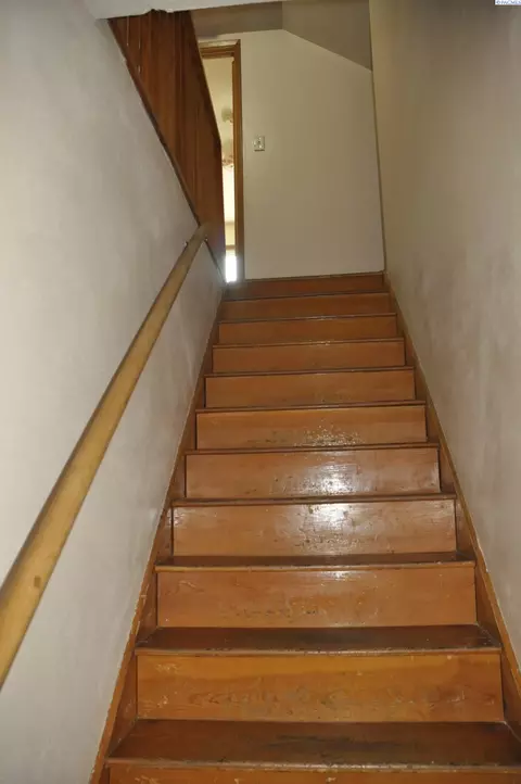Entry Way - 105 E 7th St, Colfax, WA 99111 photo 2 of 4