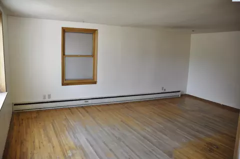 Living - 105 E 7th St, Colfax, WA 99111 photo 2 of 4