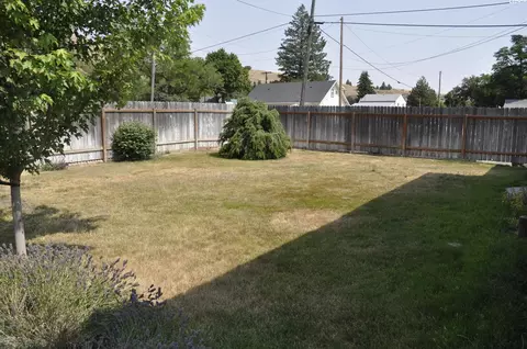 Exterior - 105 E 7th St, Colfax, WA 99111 photo 3 of 5