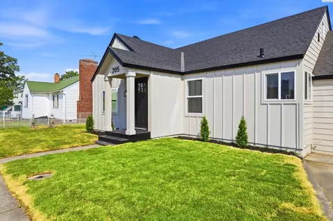 205 E 1st Pl, Kennewick, WA 99336