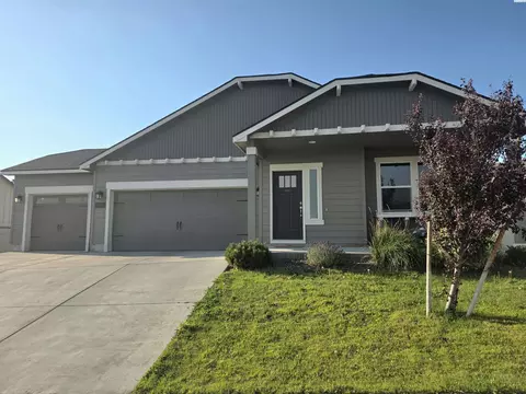 6824 W 27th Ave, Kennewick, WA 99338