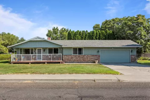 810 W Park Hills Dr, Kennewick, WA 99337