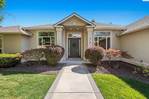 8709 W 3rd Ave, Kennewick, WA 99336