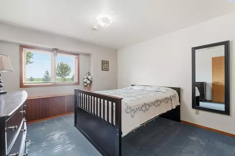 Bedroom - 3011 Birch Rd, Pasco, WA 99301 photo 2 of 3