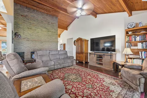 Living - 3011 Birch Rd, Pasco, WA 99301 photo 2 of 3