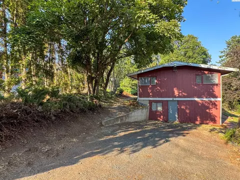 Exterior - 1645 NE Lower Dr, Pullman, WA 99163 photo 3 of 3