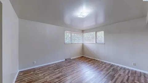 Bedroom - 1645 NE Lower Dr, Pullman, WA 99163 photo 2 of 6