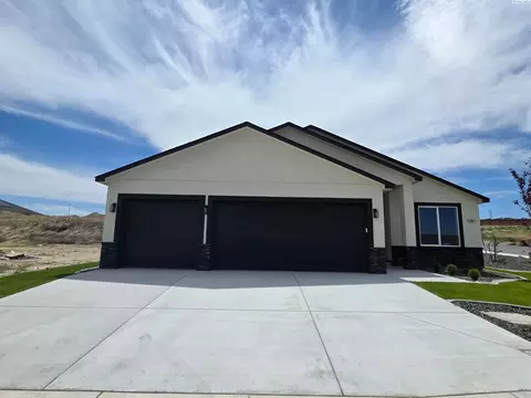 7287 W 30th Ave, Kennewick, WA 99338