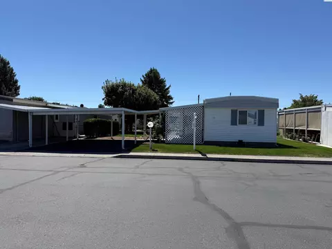 7901 W Clearwater Unit #157, Kennewick, WA 99336