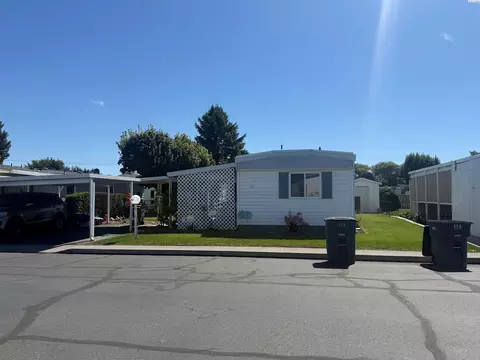 7901 W Clearwater Unit #157, Kennewick, WA 99336
