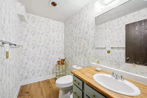 Bath - 625 SE Highland Way, Pullman, WA 99163 photo 3 of 3