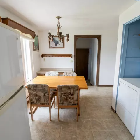 Dining - 101 Canal Dr, Mesa, WA 99343 photo 1 of 1