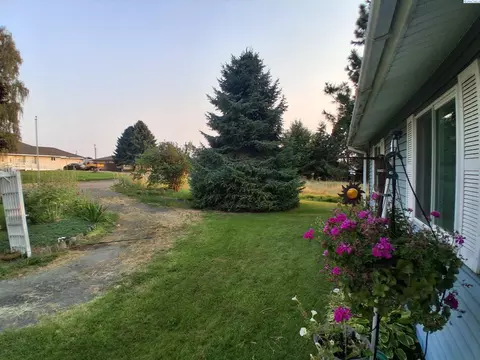 Exterior - 101 Canal Dr, Mesa, WA 99343 photo 12 of 16