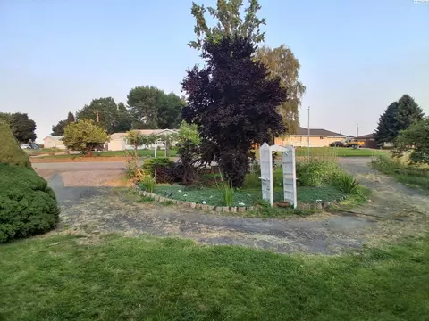 Exterior - 101 Canal Dr, Mesa, WA 99343 photo 13 of 16