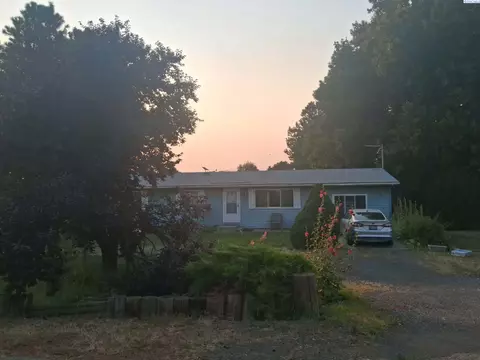 Exterior - 101 Canal Dr, Mesa, WA 99343 photo 1 of 16