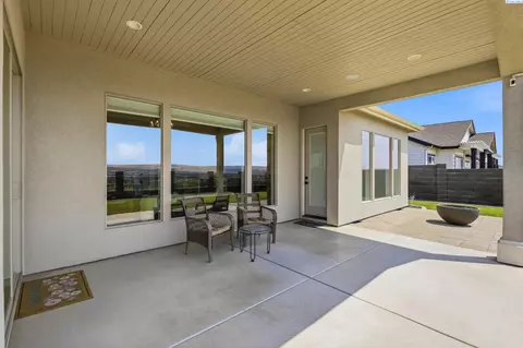 Exterior - 2319 Skyview Loop, Richland, WA 99352 photo 7 of 9