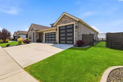 Exterior - 2319 Skyview Loop, Richland, WA 99352 photo 3 of 9