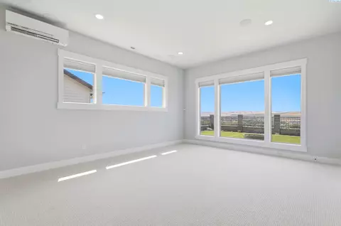 Bedroom - 2319 Skyview Loop, Richland, WA 99352 photo 1 of 6