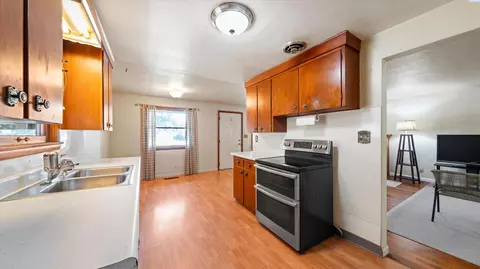 Kitchen - 1735 N 18th Dr, Pasco, WA 99301 photo 3 of 3