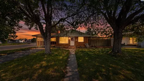 Exterior - 1735 N 18th Dr, Pasco, WA 99301 photo 4 of 8