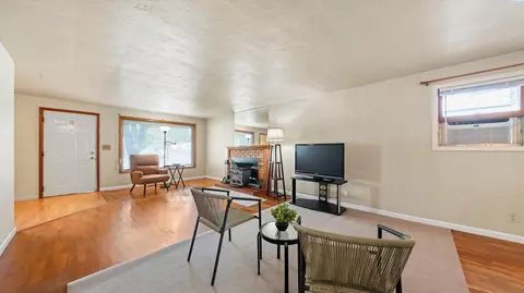 Living - 1735 N 18th Dr, Pasco, WA 99301 photo 4 of 4