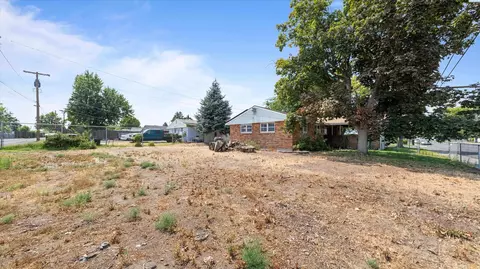 Exterior - 1735 N 18th Dr, Pasco, WA 99301 photo 8 of 8