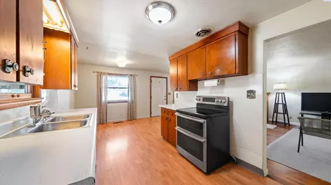 Kitchen - 1735 N 18th Dr, Pasco, WA 99301 photo 3 of 3