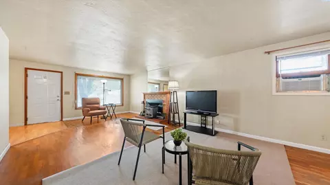 Living - 1735 N 18th Dr, Pasco, WA 99301 photo 5 of 5