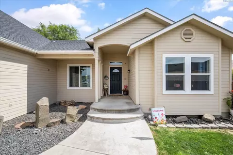 500 Paver Ct, Benton City, WA 99320