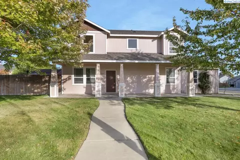 2002 Diamond Head Way, West Richland, WA 99353