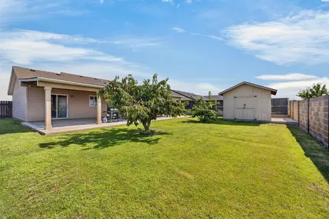 Exterior - 2534 E Helena St, Pasco, WA 99301 photo 2 of 6