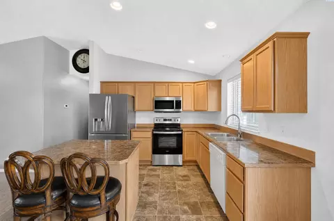 Kitchen - 2534 E Helena St, Pasco, WA 99301 photo 2 of 2