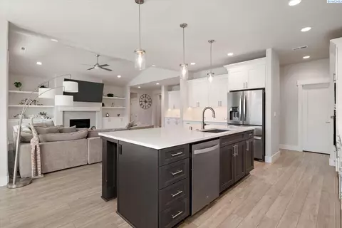 2729 Broken Top, Richland, WA 99354